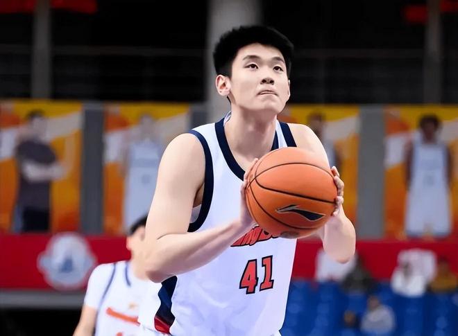西蒙尼疯狂抓头!25岁李刚仁无视4人:轰20米世界波 斩获全场MVP