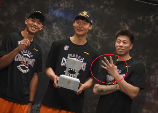 詹姆斯4万分是熬工龄？步行街为这事吵翻了