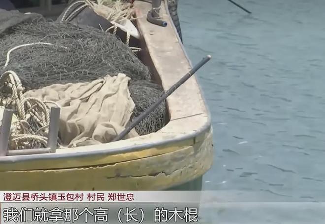 闹大了,周星驰问张艺兴:下次我还找你拍戏,零片酬行吗,张艺兴回应显情商,他在片场长时间暴晒,皮肤晒得黝黑,完全褪去了精致妆感