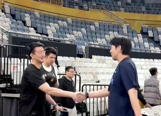 中方：由于日程原因，王毅外长难以全程参加东亚合作系列外长会，中方的高官将作为代表出席东盟与中日韩东亚峰会及东盟地区论坛外长会