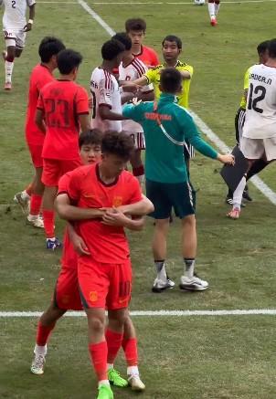 比媒:21岁日本中场尼尔逊