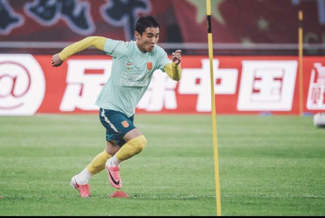 维尼修斯推迟续约：世界杯后再谈皇马未来
